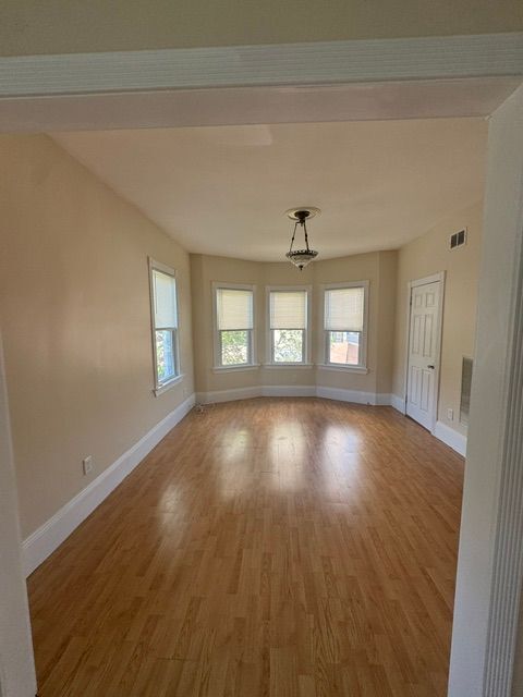 Building Photo - 608 Emory St