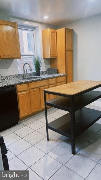 Photo - 429 N 40th St Townhome