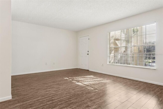 Foto del edificio - 2690 Coral Landings Blvd