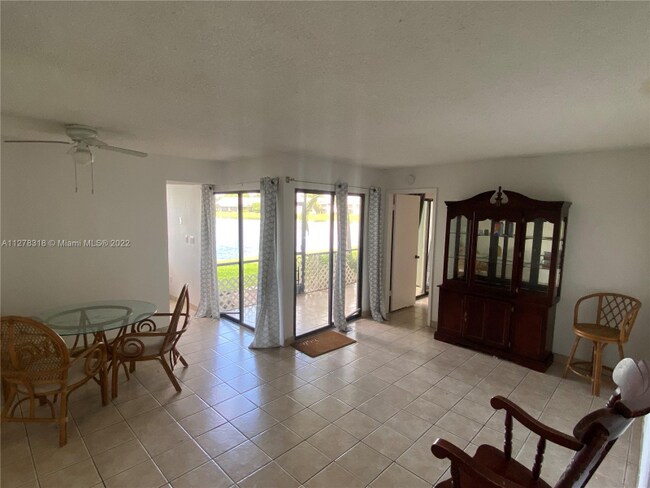 Foto del edificio - 1041 Jefferson Dr