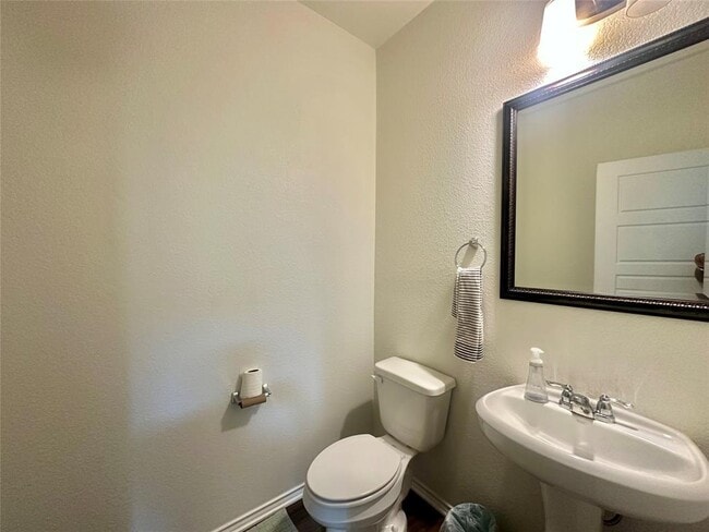 Building Photo - 123 Adeline Dr