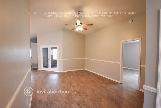 Foto del edificio - 283 Falling Leaf Ln
