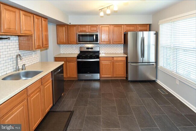 Building Photo - 15913 Yukon Ln