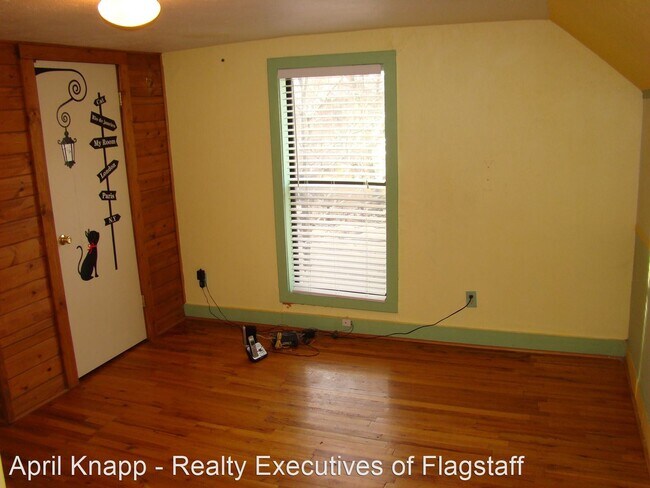 Building Photo - 4 br, 2 bath House - 722 W Santa Fe Ave