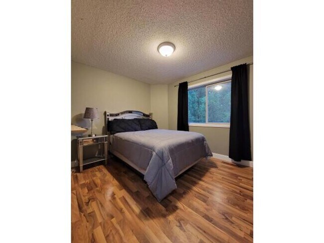 Foto del edificio - 3BR Townhome | Ensuite Primary + Walk-In Closet | Upper Laundry-Avail. June 1st