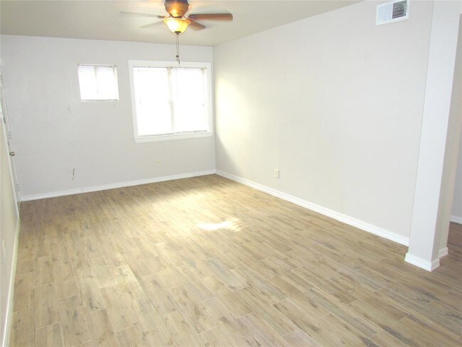 Building Photo - 2522 Binz St
