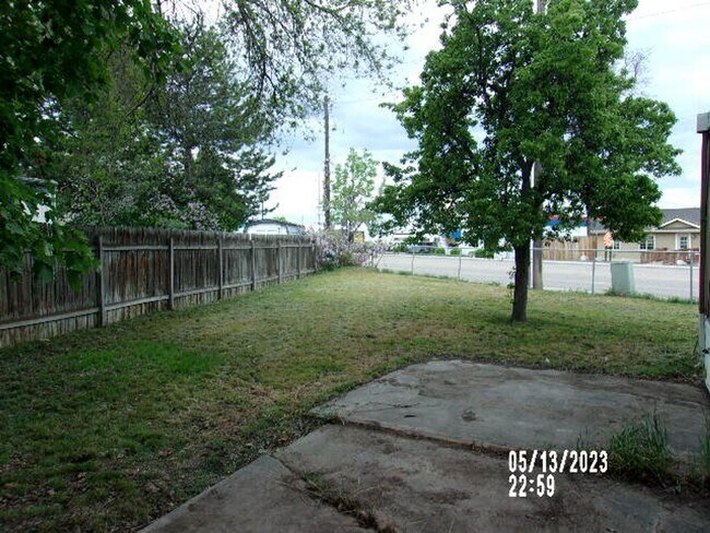 Foto del edificio - Remodeled 2 bed 1 bath with yard shed