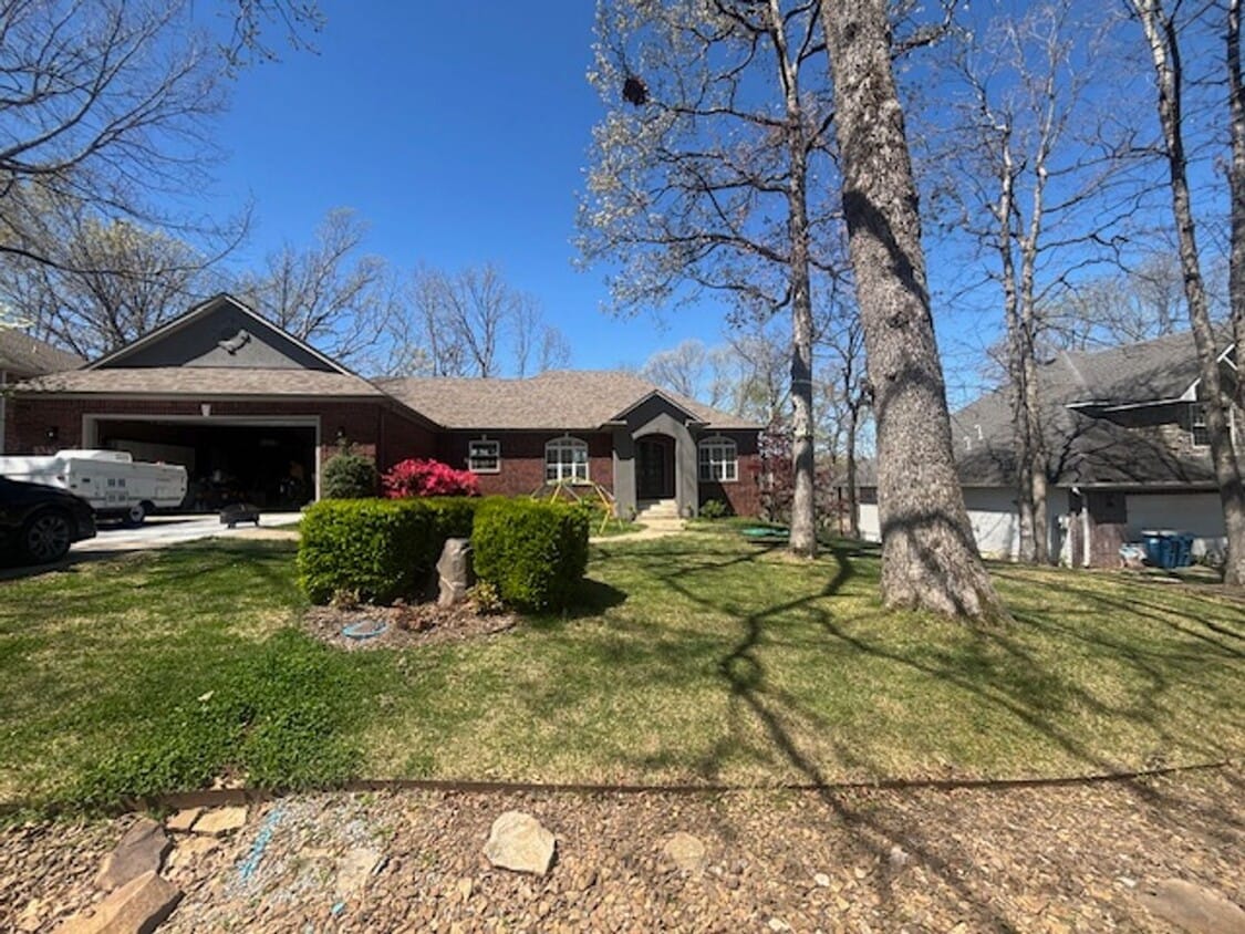 Foto principal - Bentonville Spacious 2 Story 4-bedroom 3 f...