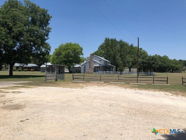 Foto del edificio - 310 Brackenridge Ln