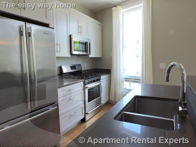 Building Photo - 168 Hampshire St