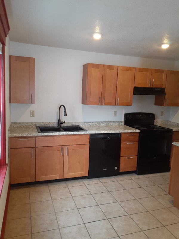 Building Photo - 2847 Main St