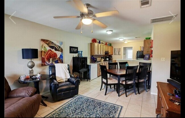 Foto del edificio - 901 W Birge St