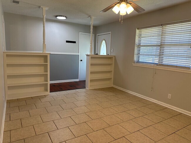 Foto del edificio - 422 Hardee Dr