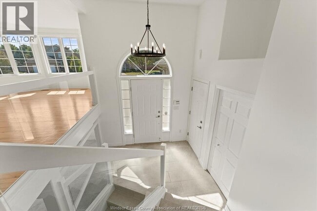 Building Photo - 3316 Kenilworth Dr