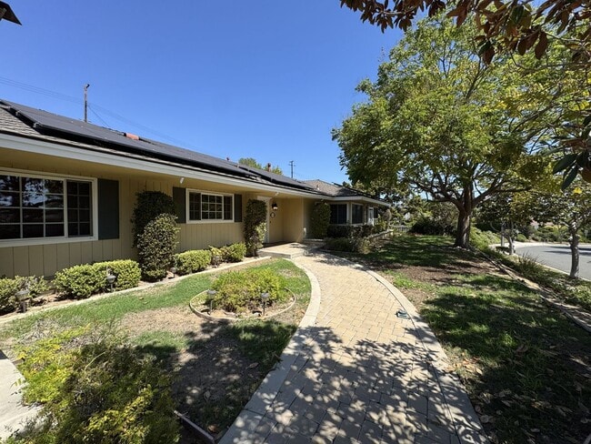 Building Photo - 1232 Longview Dr