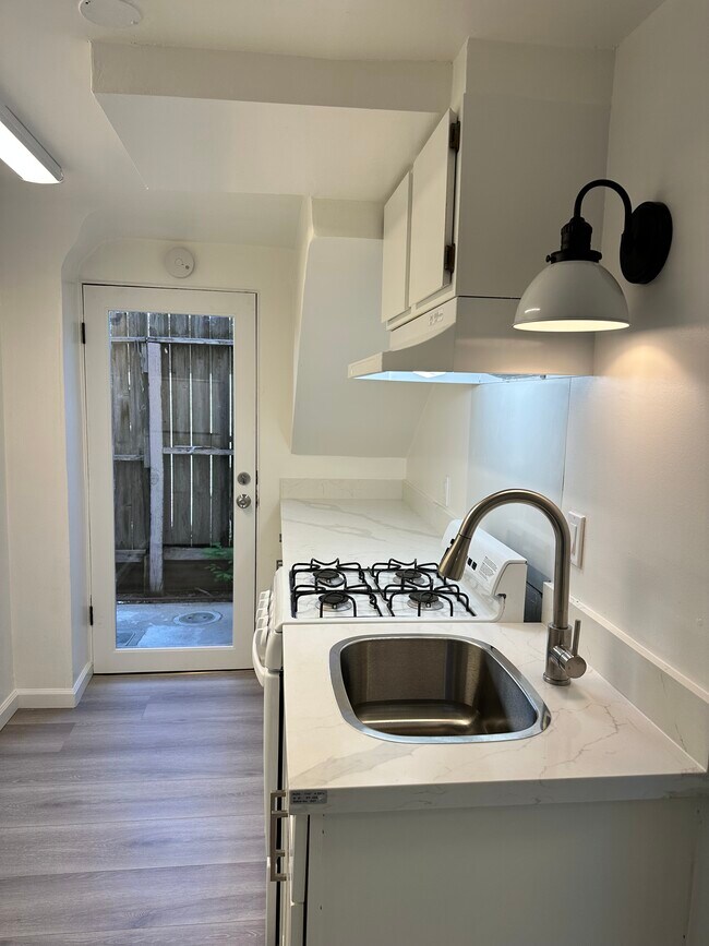 Foto del edificio - 343 E Thomson Ave