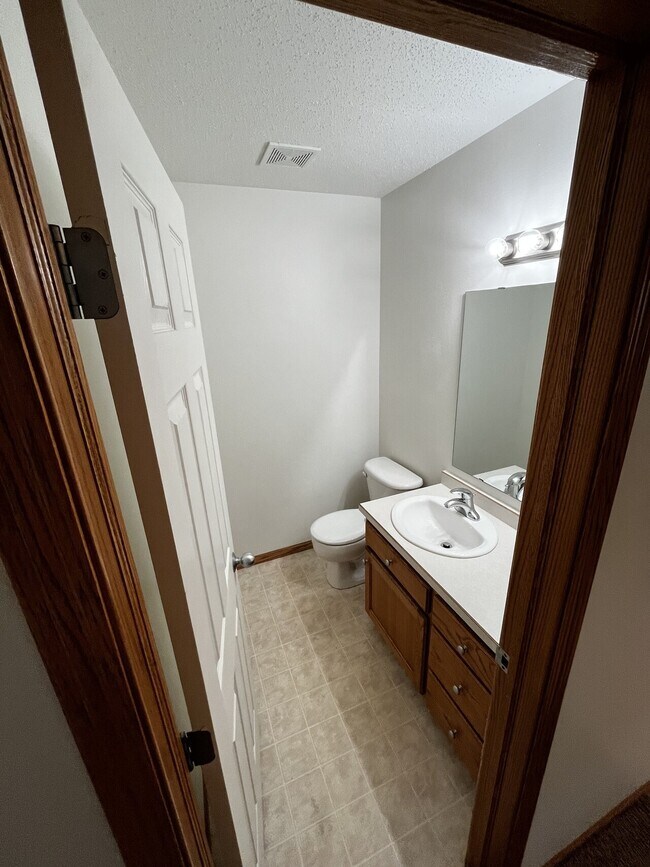 Foto del edificio - 701 West Fargo Townhomes