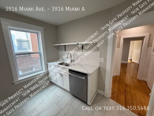 Building Photo - 3916 Miami St