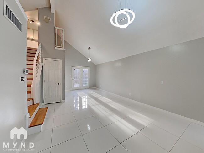 Foto del edificio - 1563 Mccoy St