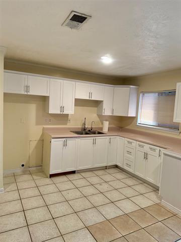 Foto del edificio - 6936 Fallbrook Ct