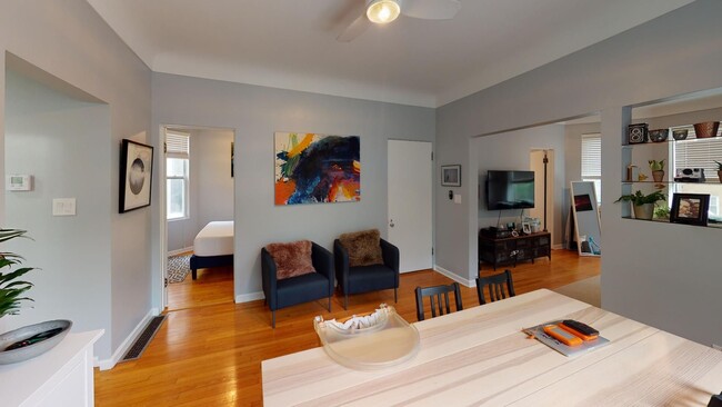 Foto del edificio - 4900 N Seeley Ave