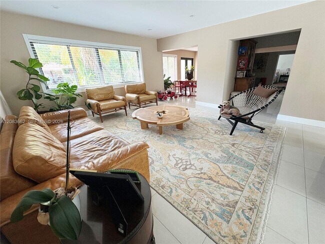 Foto del edificio - 225 W Heather Dr
