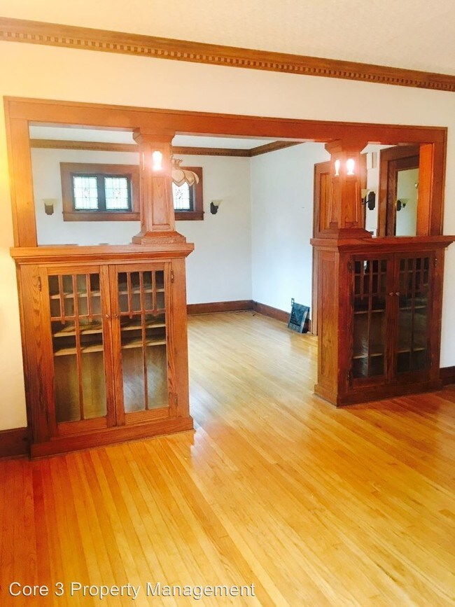 Foto del edificio - 1031 S Macarthur Blvd