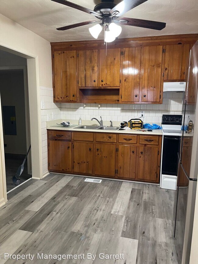 Building Photo - 3 br, 1 bath House - 918 13th Street Newpo...