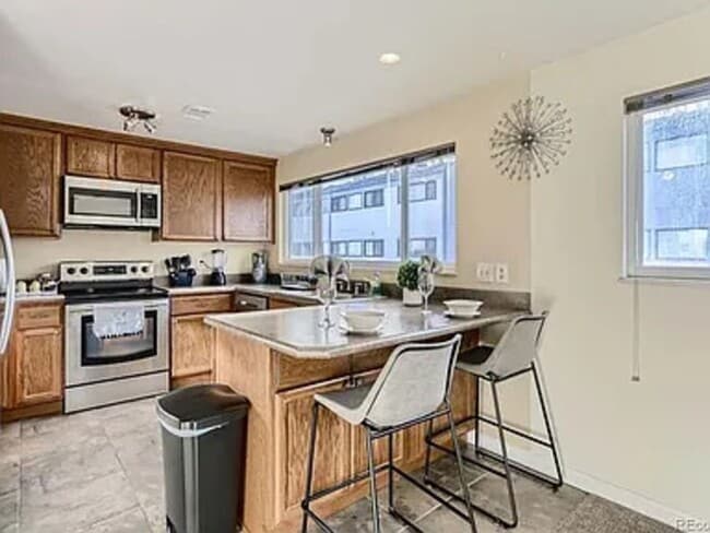 Building Photo - 15065 E Louisiana Dr