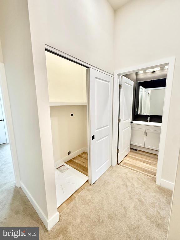 Foto del edificio - 151 N York St