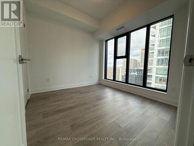 Building Photo - 20 Soudan Ave