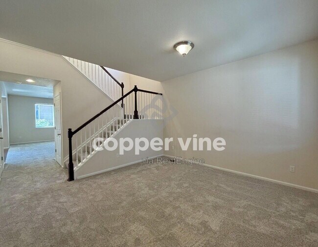 Building Photo - 3342 E 140th Dr
