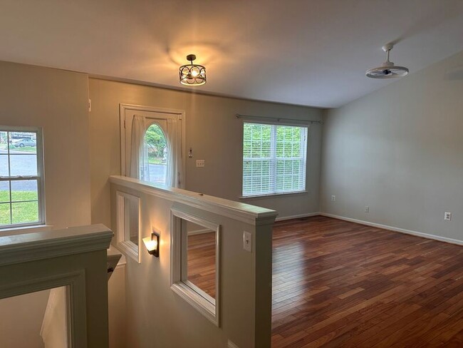 Building Photo - 5081 Lavelle Dr
