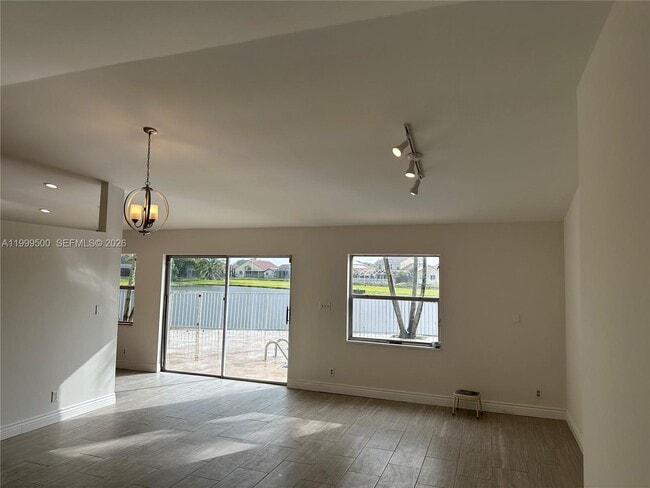 Building Photo - 9841 Ridge Creek Rd