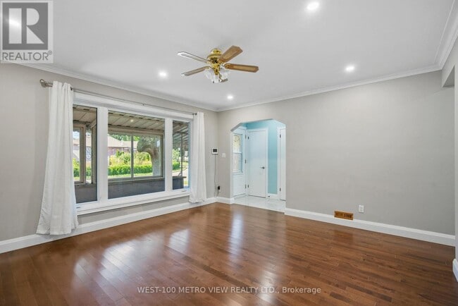 Building Photo - 31 Rossford Rd