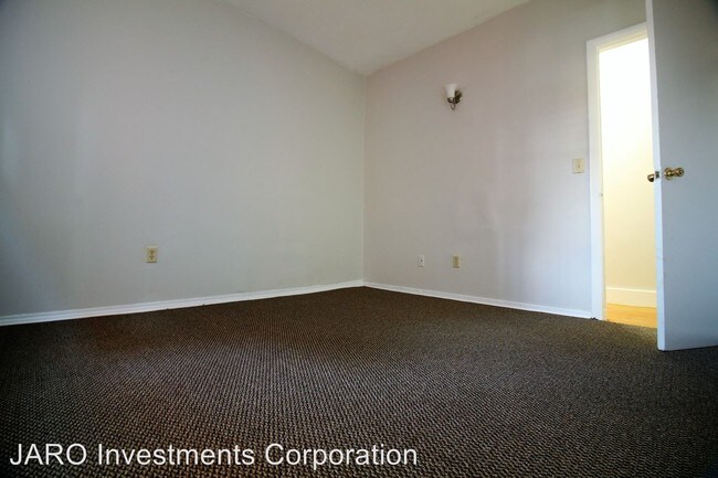 Building Photo - 422 Garden St