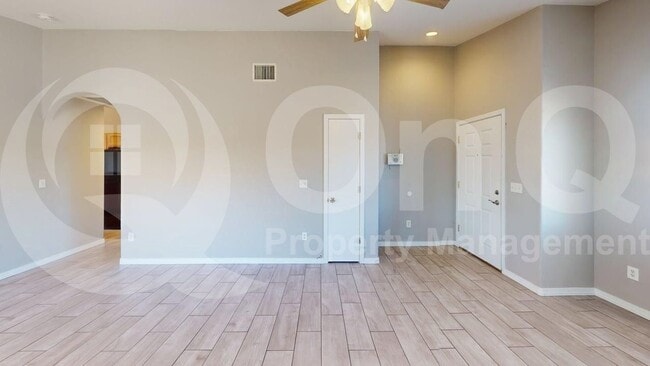 Building Photo - 9462 N Scarlet Tanager Ln