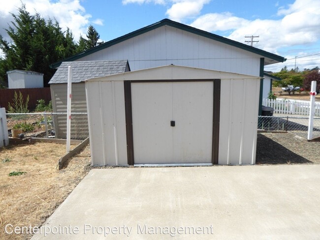 Building Photo - 3 br, 2 bath House - 361 SE Carroll St.