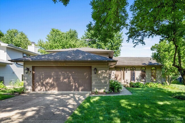 Foto del edificio - 2226 Briarhill Ct