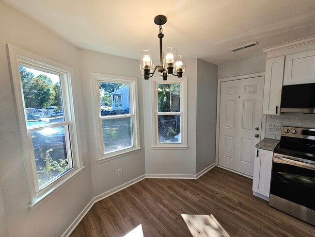 Building Photo - 2800 South Ridge Dr