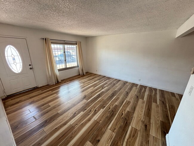 Building Photo - Charming 1Bed/1Bath First-Level Condo!
