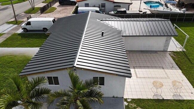 Foto del edificio - 10317 SW 7th St