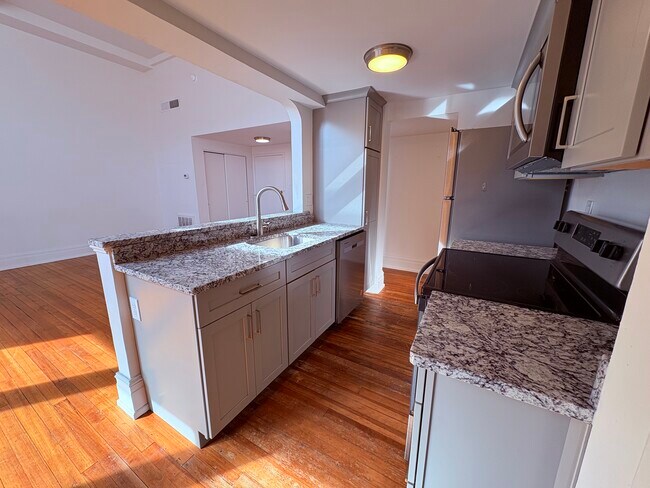 Foto del edificio - 1 E King St E