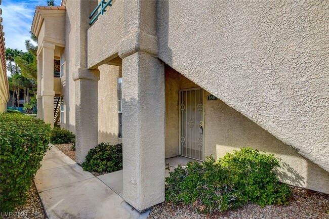 Building Photo - 2251 Wigwam Pkwy