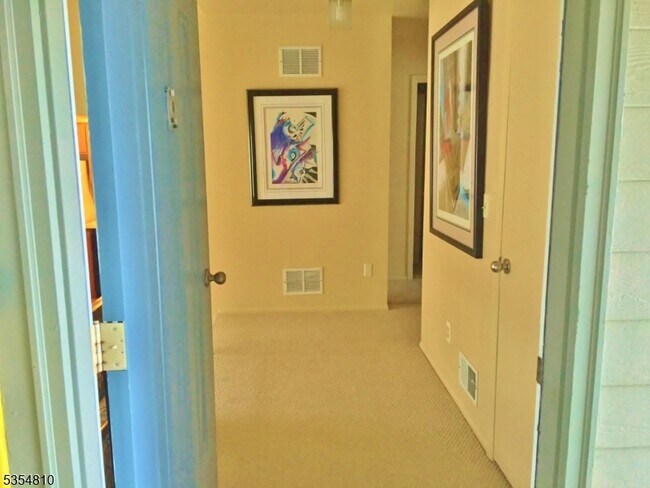 Foto del edificio - 1208 Spruce Hills Dr