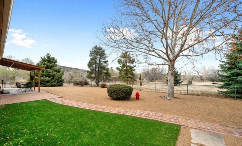 Foto del edificio - 3055 Pleasant Valley Cir