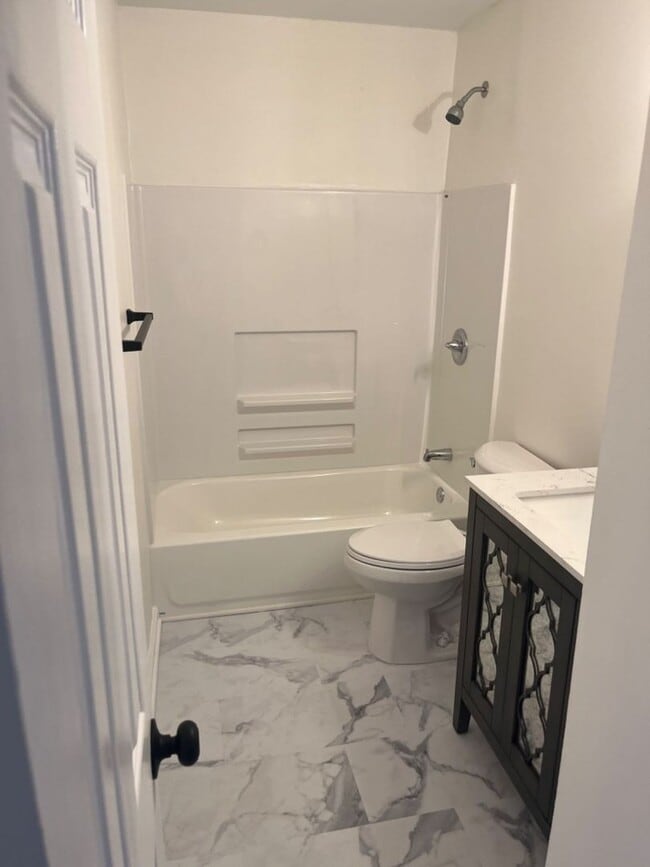 Building Photo - Coming Soon! Charming Newly Renovated Duplex in Belmont – Available Now!