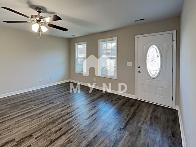 Building Photo - 782 Skyland Dr N
