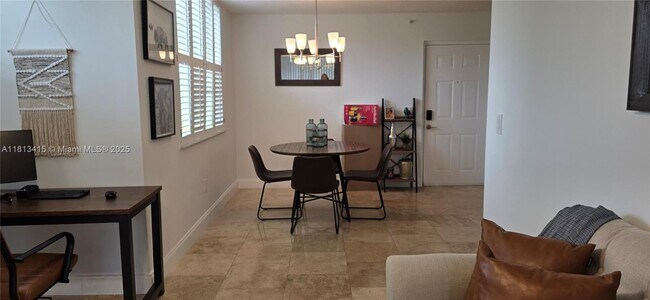 Foto del edificio - 4836 N State Rd 7