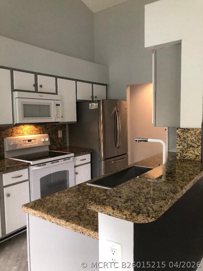 Foto del edificio - 9322 NW 9th Pl